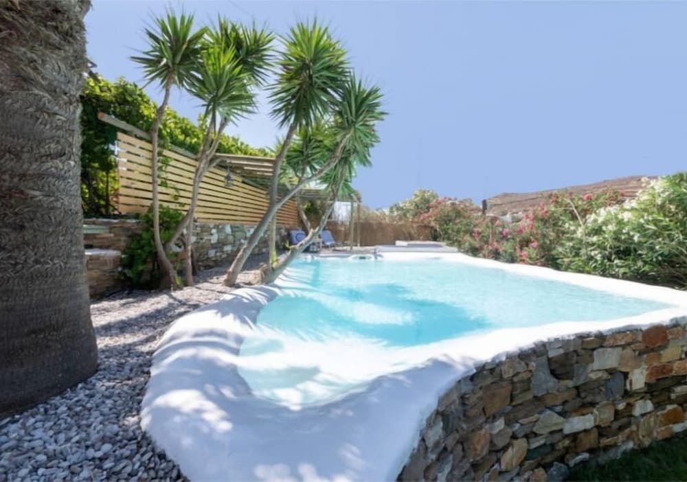 Cozy 2-bedroom House in Tinos