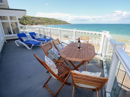Garden Apartment On The Beach
