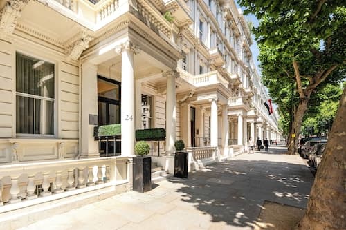 Queensgate Court