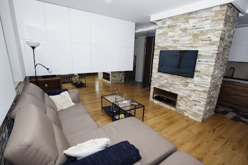 City of the Kings Green Silence Apartment
