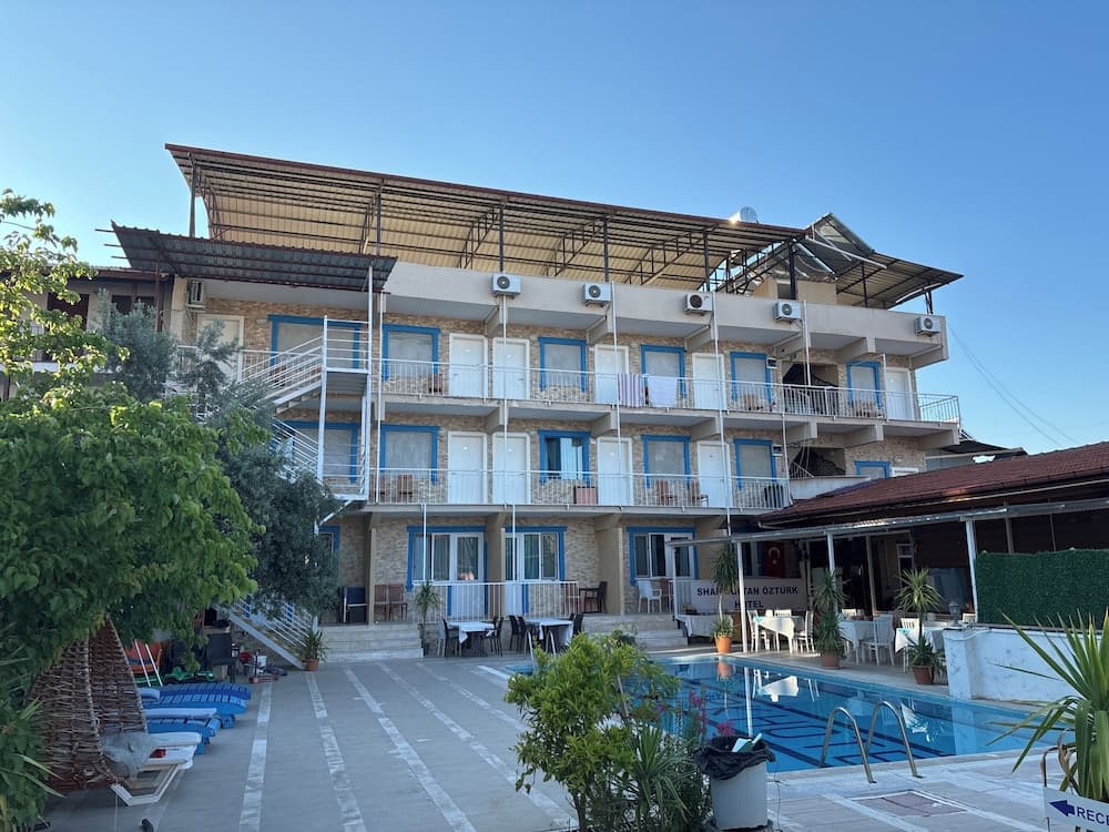 Ozturk Hotel