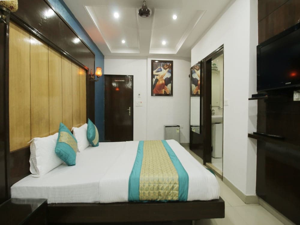 OYO 6408 Hotel Delhi Heart