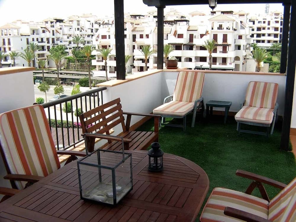 VenAVera H22D - Penthouse 2 Bedrooms/1Bath Beachfront WIFI