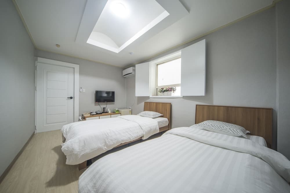 Daegu Dongseongro Gyeong`s Hostel