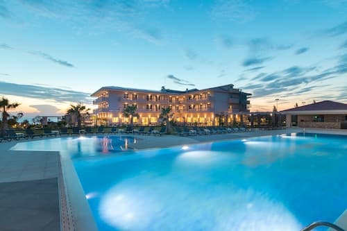 King Maron Beach Hotel & Spa
