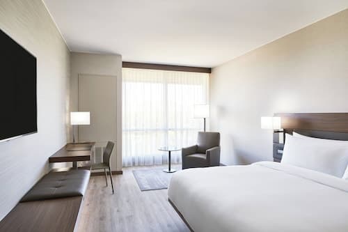 AC Hotel by Marriott Phoenix Biltmore
