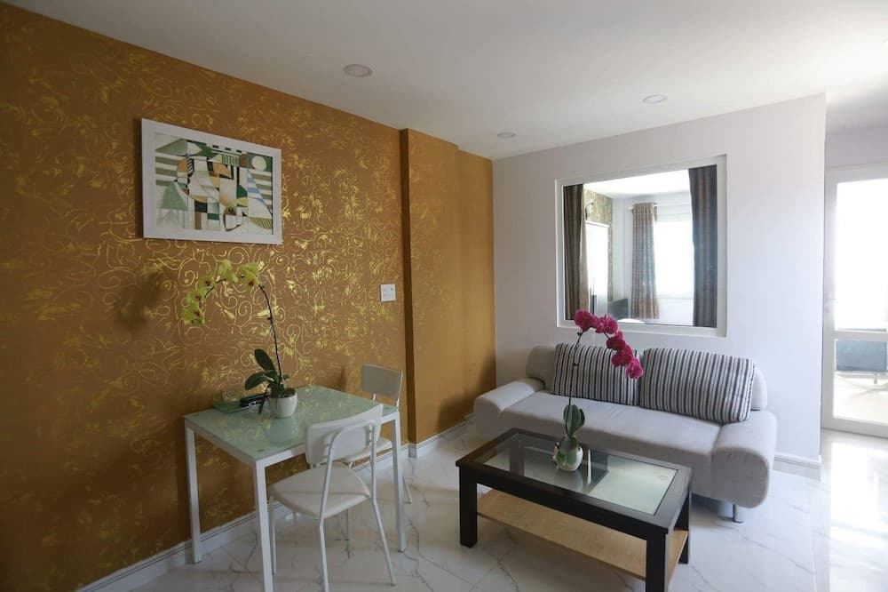 Spacious and Modern II