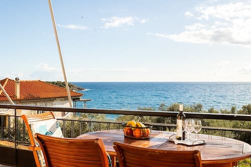 Sunset Serenity - Kardamili Seaside Getaway
