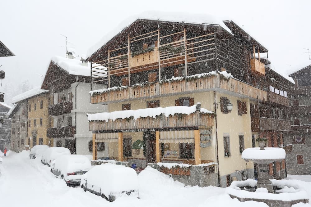 Albergo Centrale Forni