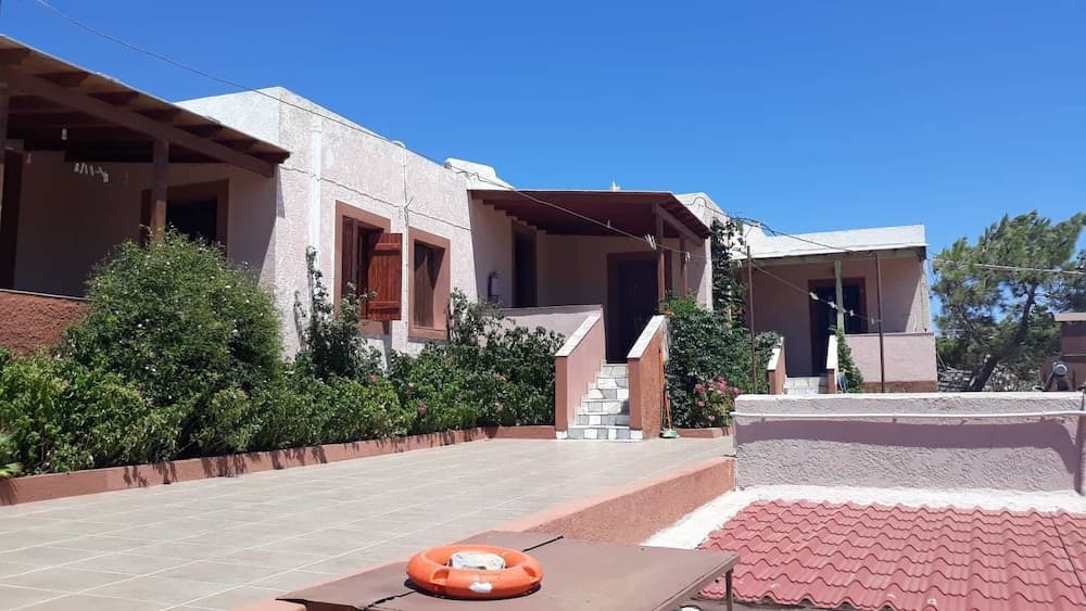 Ambeles Apartments