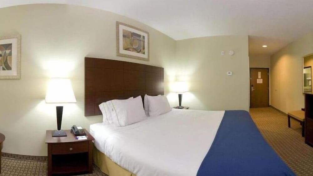 Holiday Inn Express Hotel & Suites Magee by IHG