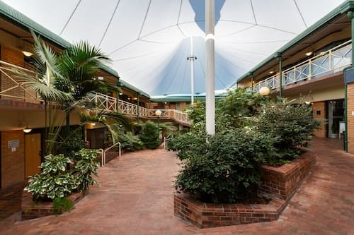 Mayfair Plaza Motel