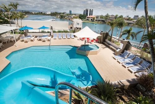 Tiki Hotel Surfers Paradise