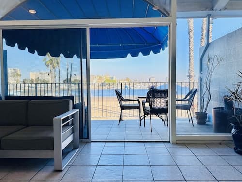 Foghorn Harbor Inn