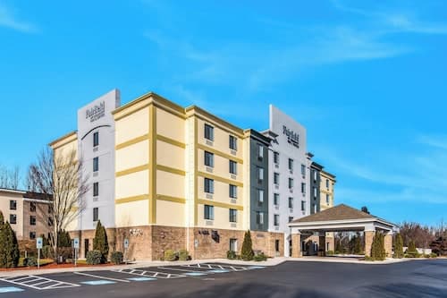Fairfield Inn & Suites by Marriott Greensboro Coliseum Area