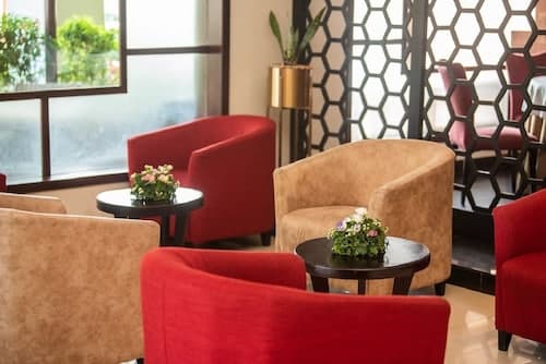 Almond Hotel Sothearos
