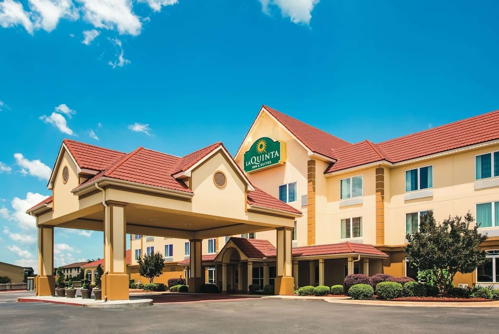 La Quinta Inn & Suites by Wyndham Russellville
