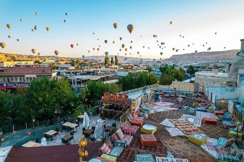 Nomads Cave Hotel & Rooftop