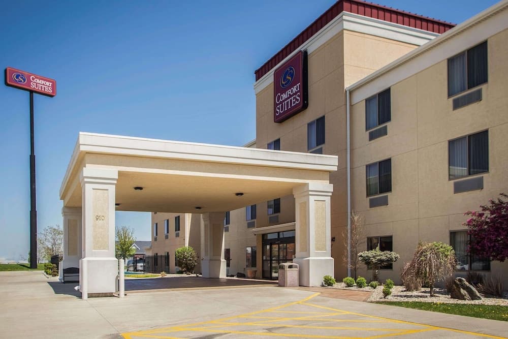 Comfort Suites Bloomington I-55 and I-74