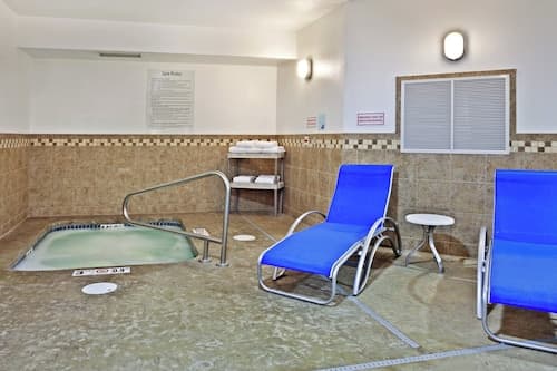 Holiday Inn Express Hotel & Suites Vancouver Mall by IHG