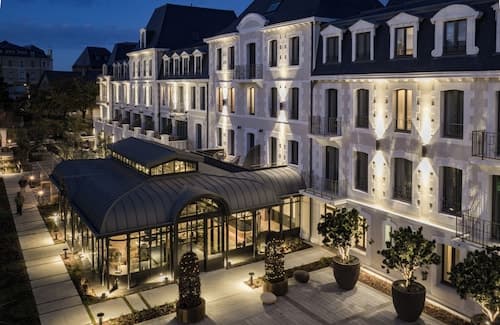 Grand Hôtel de Courtoisville