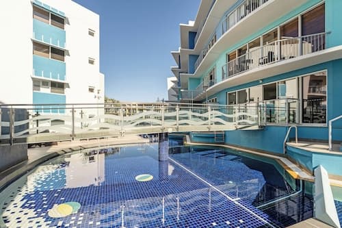 Rolling Surf Resort