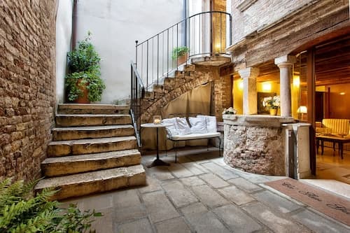 Ca' San Giorgio Relais & Suites