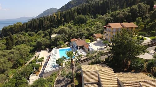 Brentanos Apartments ~ A ~ View of Paradise