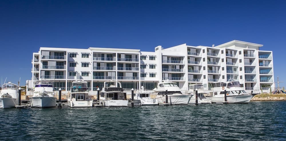 Mantra Geraldton