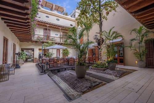 Ananda Hotel Boutique