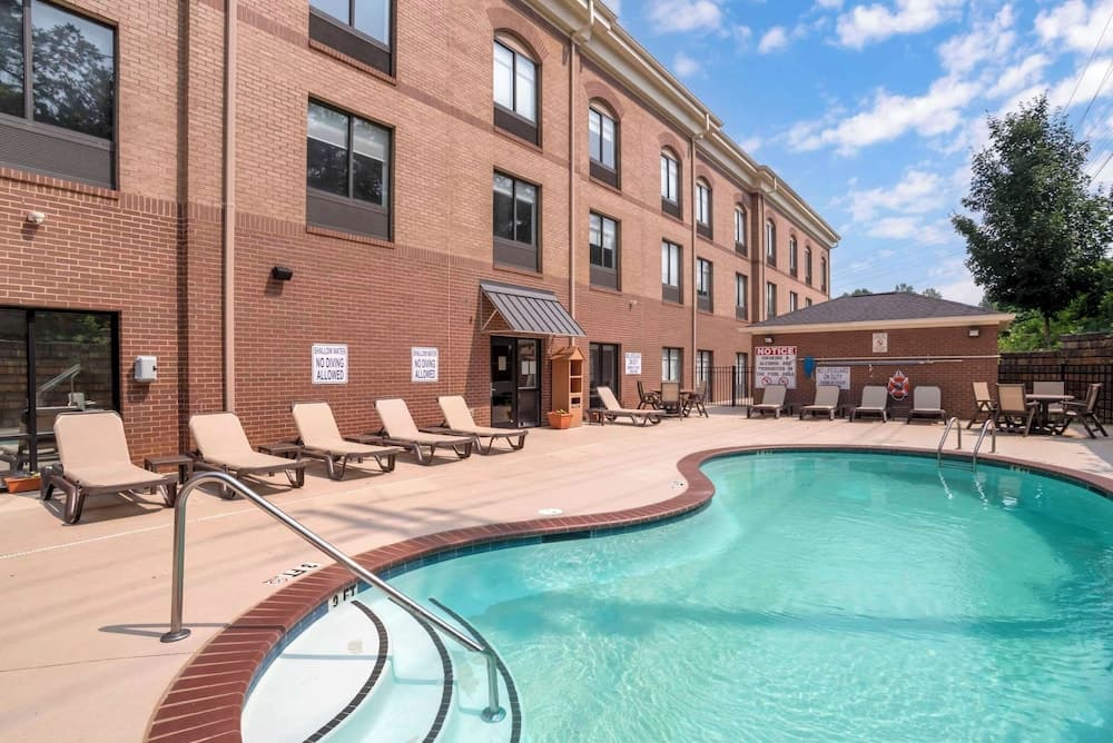 Comfort Suites At WestGate Mall