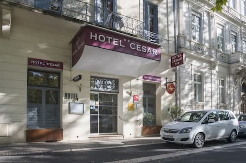 Hotel Cesar Nimes historic center & Train Station