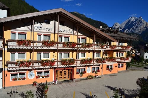 Hotel Azola