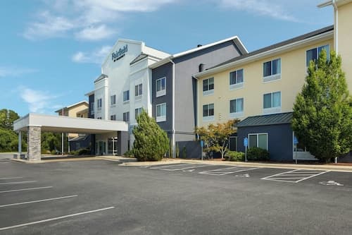Fairfield Inn & Suites South Boston