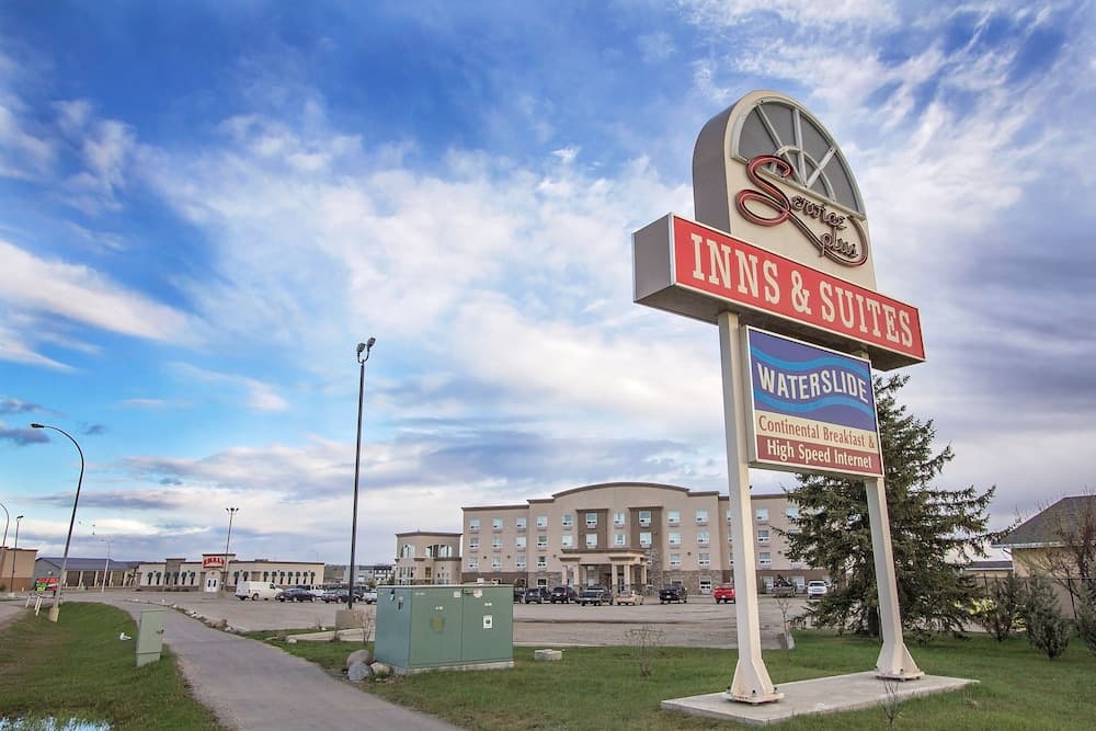 Service Plus Inns & Suites Drayton Valley