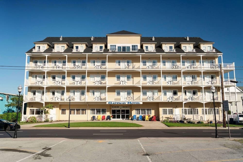 Gateway Hotel & Suites, Ascend Hotel Collection