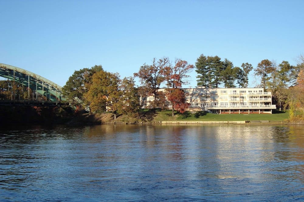 Riverside Hotel, Ascend Hotel Collection