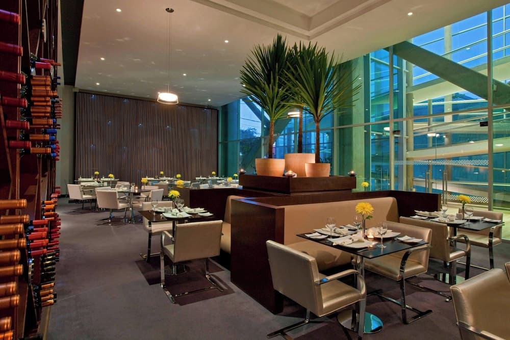 Four Points by Sheraton Los Angeles