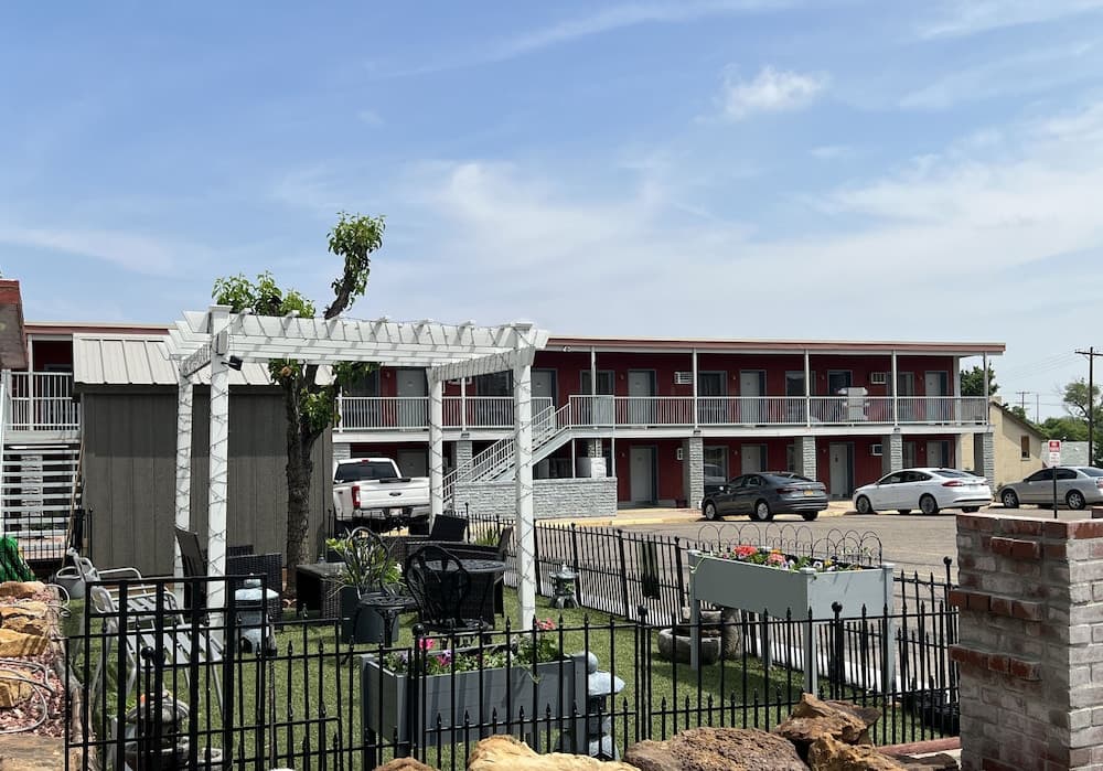 Midtown Inn & Suites
