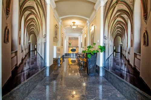 Aparthotel Globus