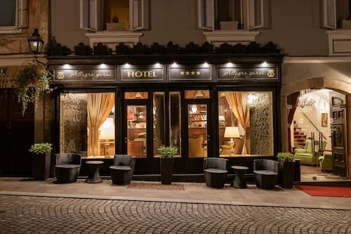 Allegro Hotel