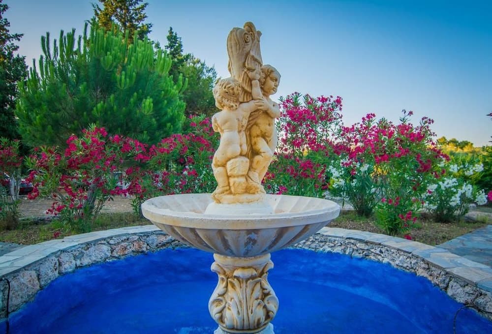 Villa Elatia