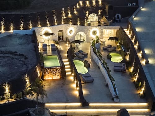 Theano Cave Suites & Villas