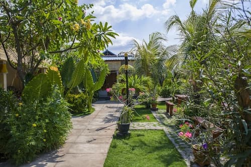 Van Santri Homestay Pemuteran