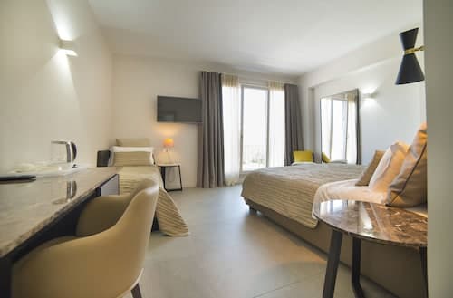Garda Room