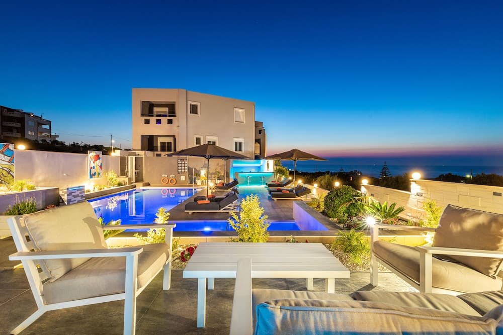 Talos Luxury Suites