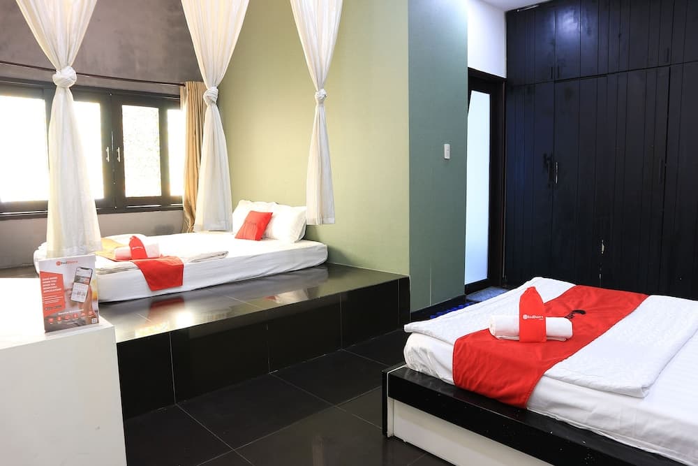 RedDoorz near Gia Dinh Church