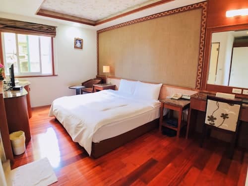 Jade Spring Hot Spring Hotel