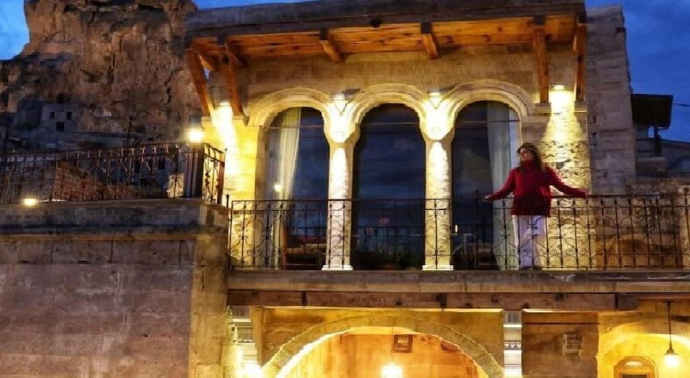 Abuhayat Cave Suites