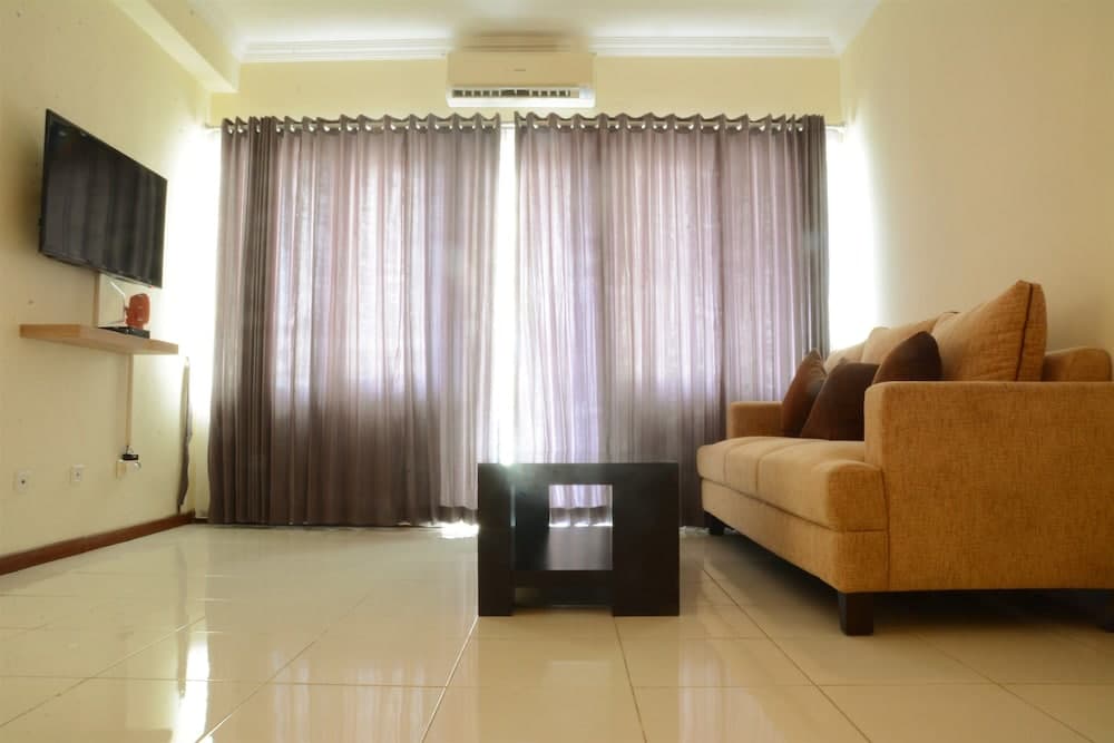 Luxury Design Grand Palace Kemayoran Apartment With Private Bathtub